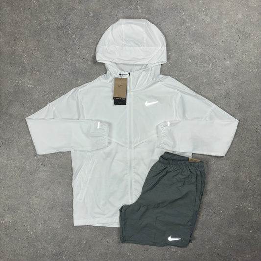 NIKE WHITE UV WINDRUNNER & 7" CHALLENGER SHORT SET