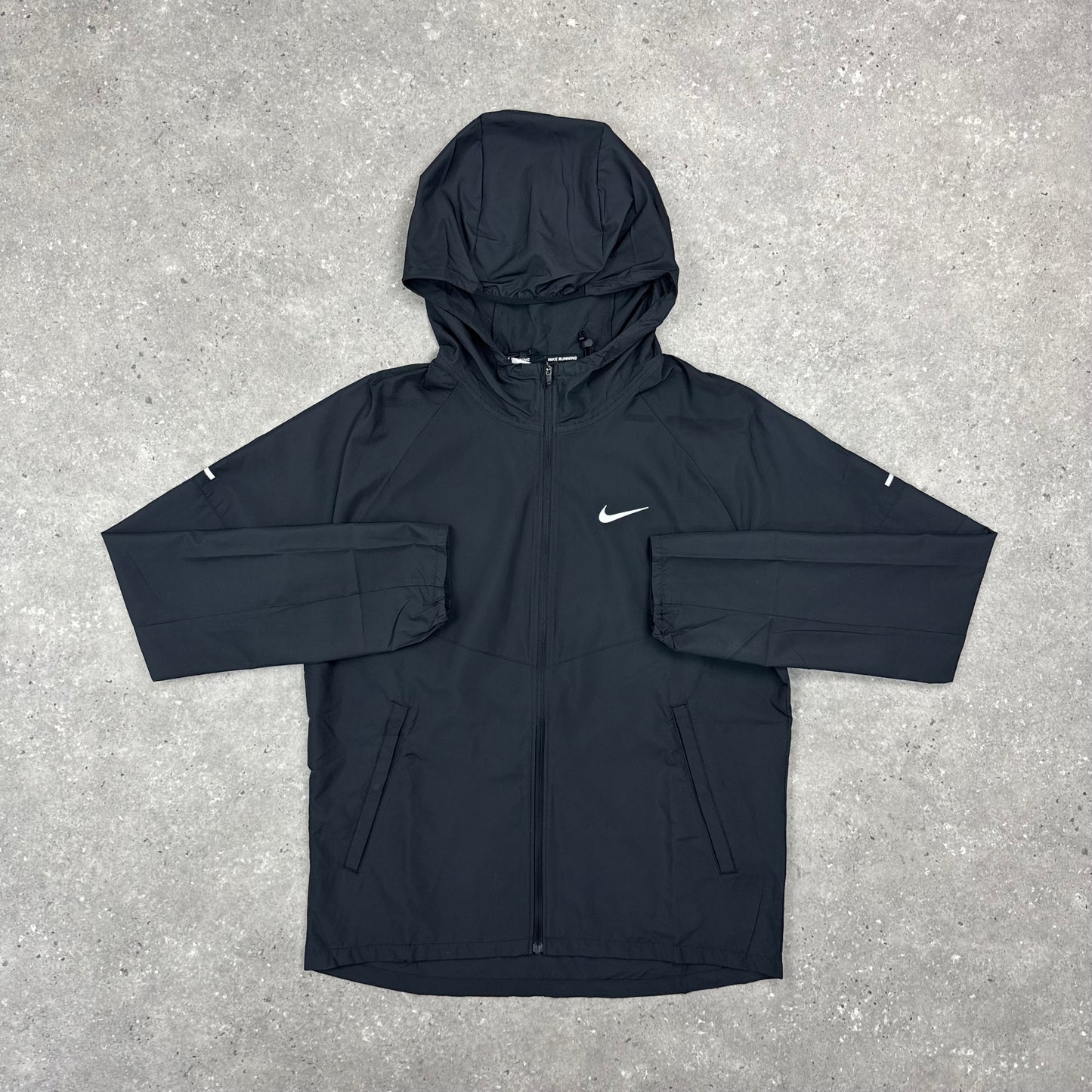 NIKE REPEL WINDRUNNER - BLACK