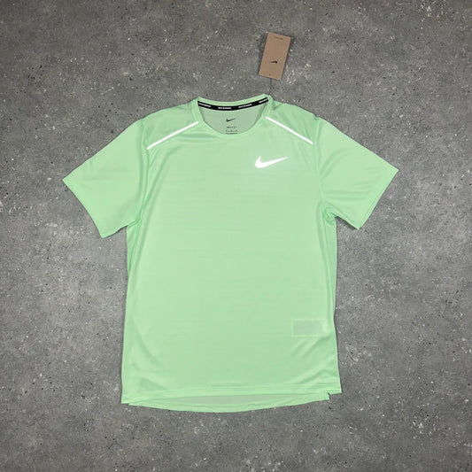 NIKE MILER T-SHIRT -  VAPOUR GREEN
