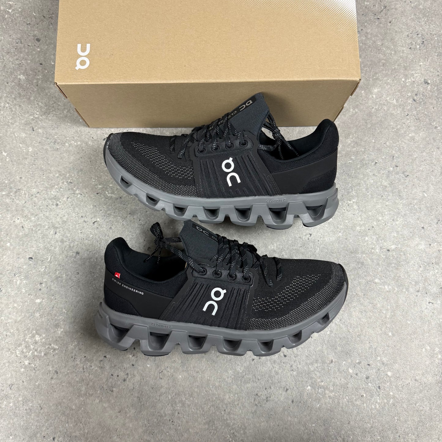 ON RUNNING CLOUDSWIFT - 4 BLACK / ROCK