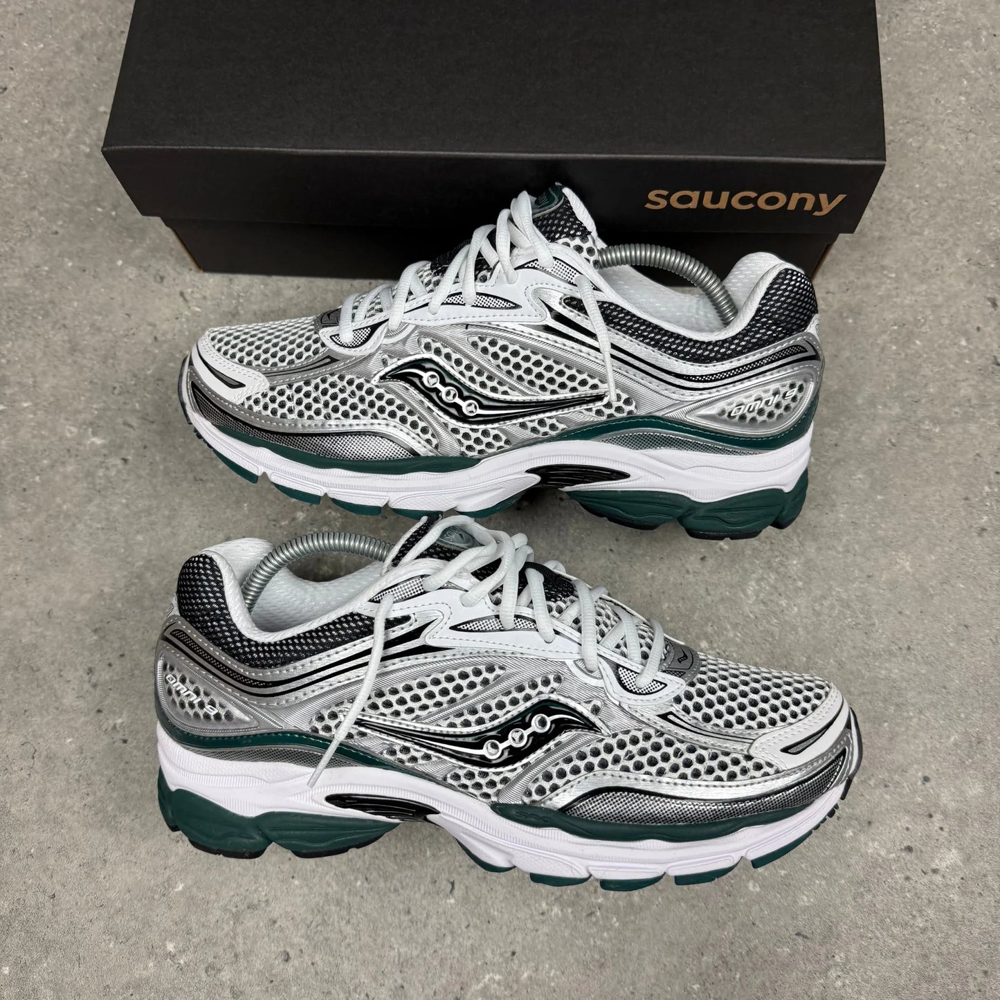 SAUCONY OMNI PRO GRID 9 - WHITE / PINE GREEN (NO BOX )