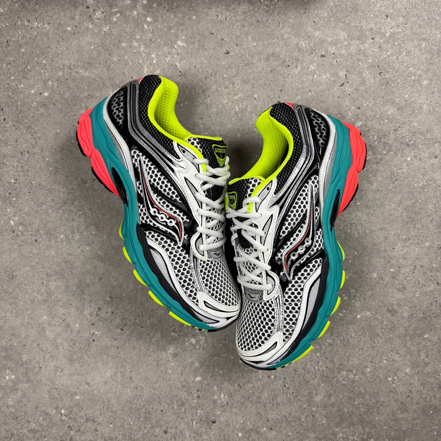 SAUCONY OMNI PRO GRID 9 - “SILVER MUTANT”