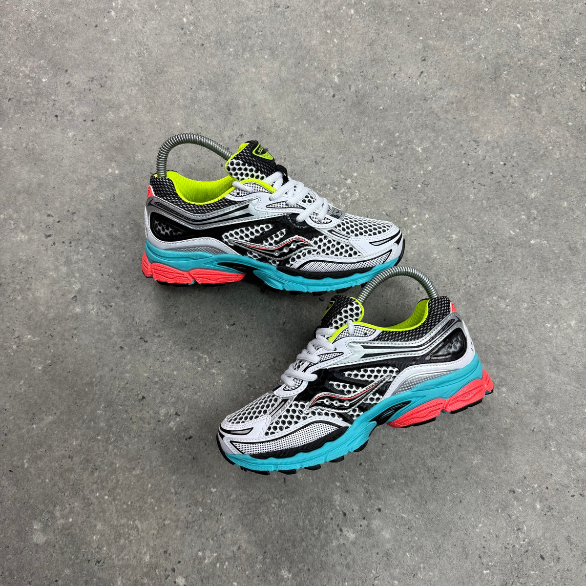 SAUCONY OMNI PRO GRID 9 - “SILVER MUTANT” - JUNIOR / KIDS