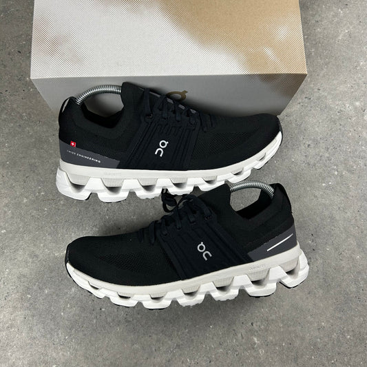 ON RUNNING CLOUDSWIFT 3 - BLACK / WHITE