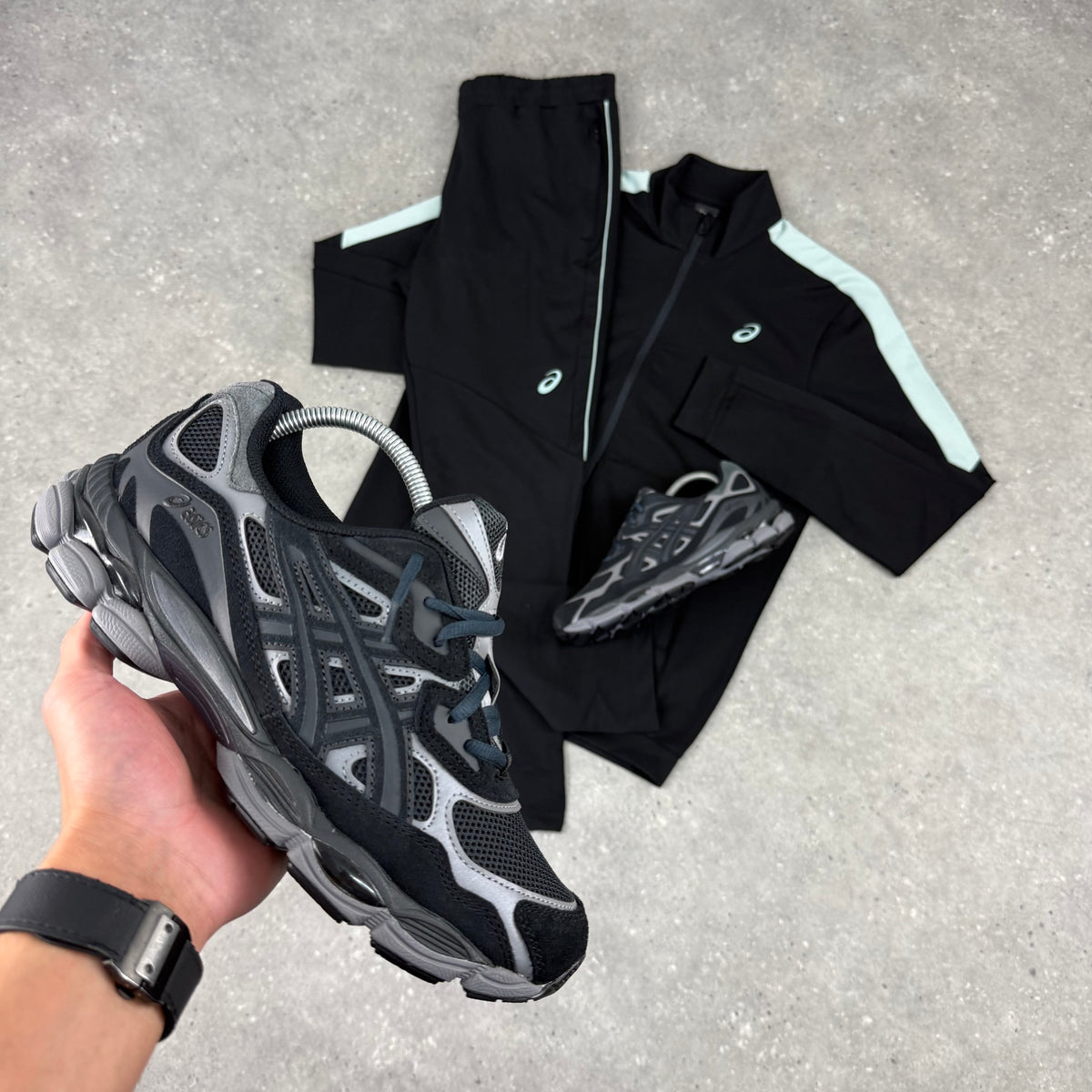 ASICS CLASSIC TRACKSUIT - BLACK