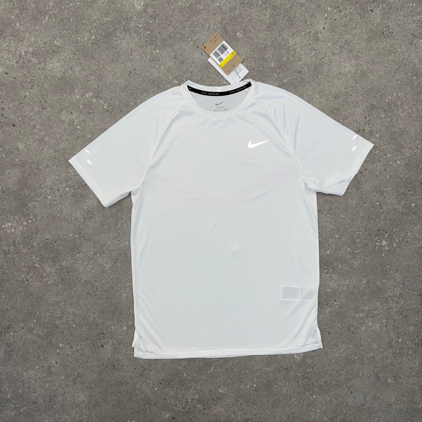 NIKE ADV STRIDE T-SHIRT - WHITE