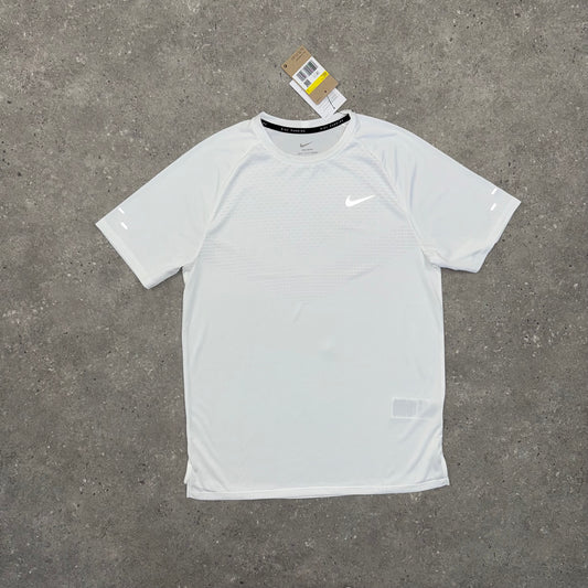 NIKE ADV STRIDE T-SHIRT - WHITE