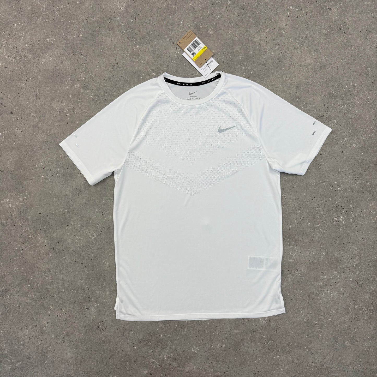 NIKE ADV STRIDE T-SHIRT - WHITE