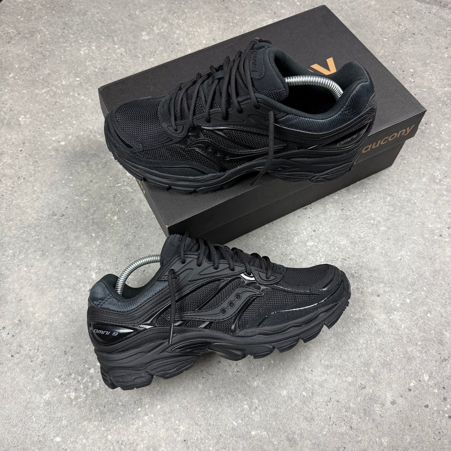 SAUCONY OMNI PRO GRID 9 - BLACK