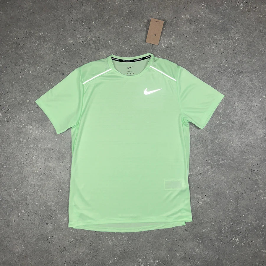 NIKE MILER T-SHIRT -  VAPOUR GREEN