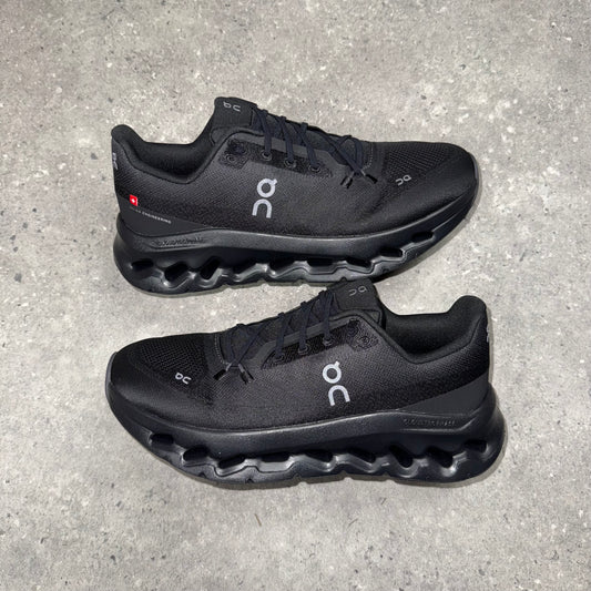 ON RUNNING CLOUD TILT- BLACK / ECLIPSE