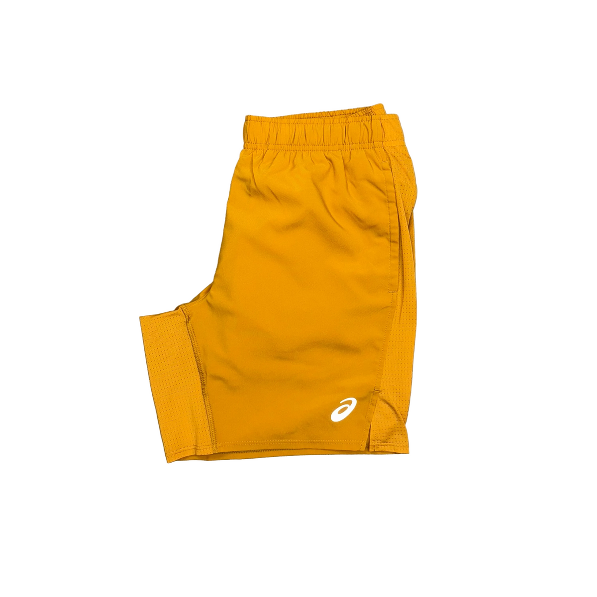 ASICS CORE SHORTS - SANDSTORM