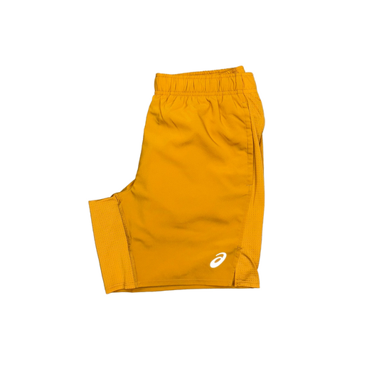 ASICS CORE SHORTS - SANDSTORM